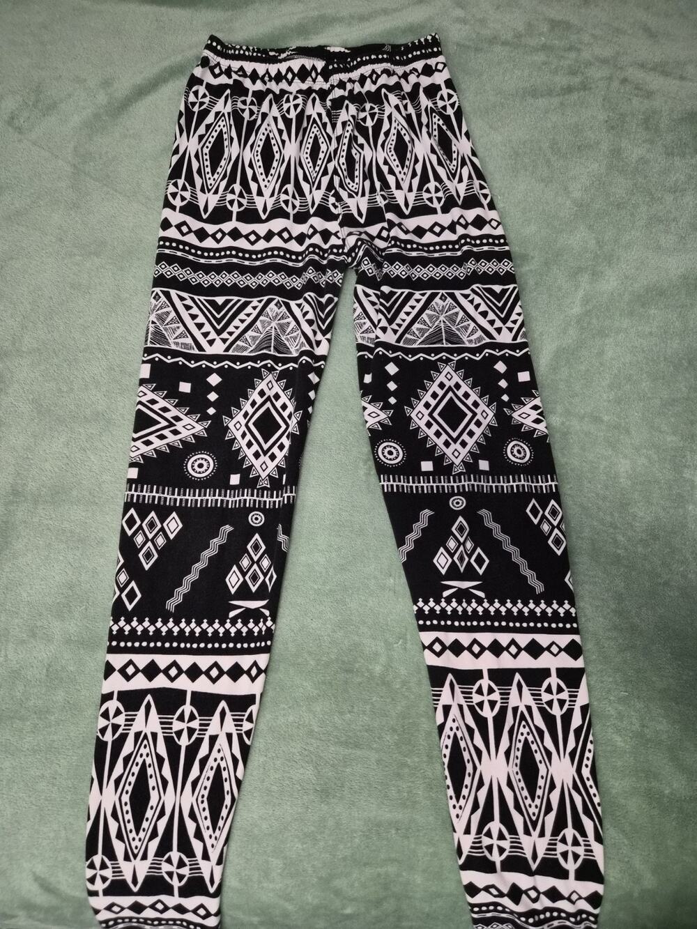 Size S/M White And Black Aztec Geometric Print Leggings